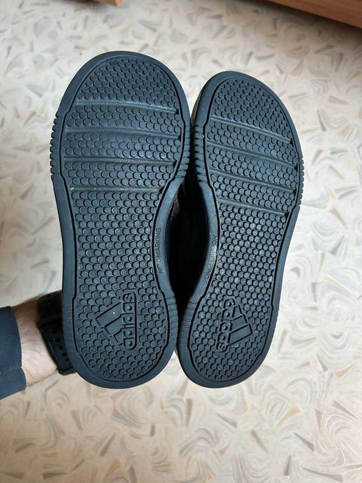 Детские кроссовки Adidas 32/33р (устілка 20 см)