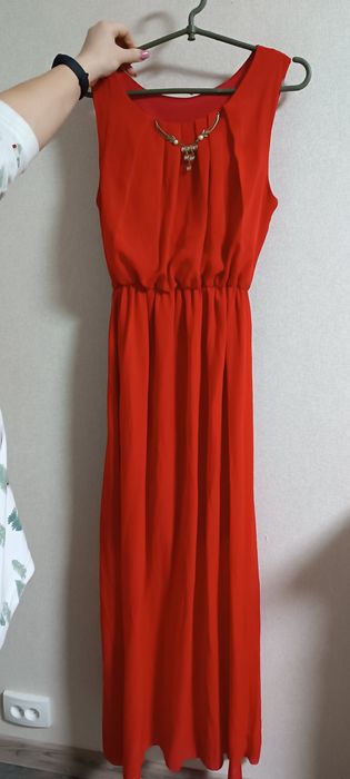 Платье вечернее красное