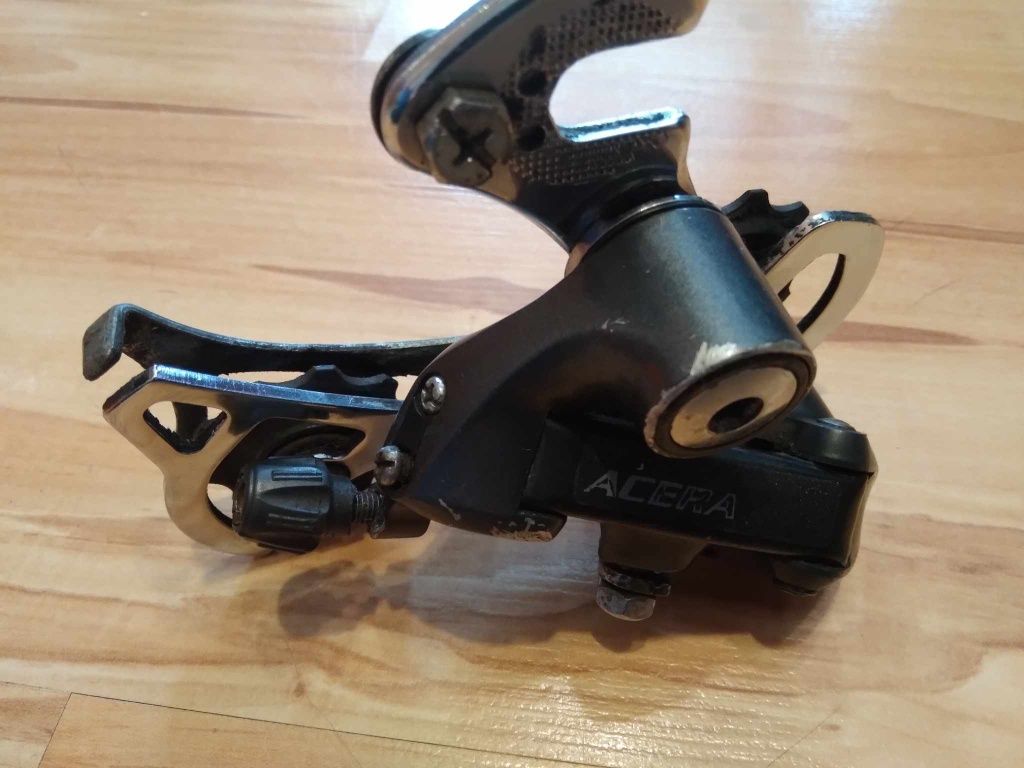 Tylnia przerzutka Shimano Acera RD-M290.