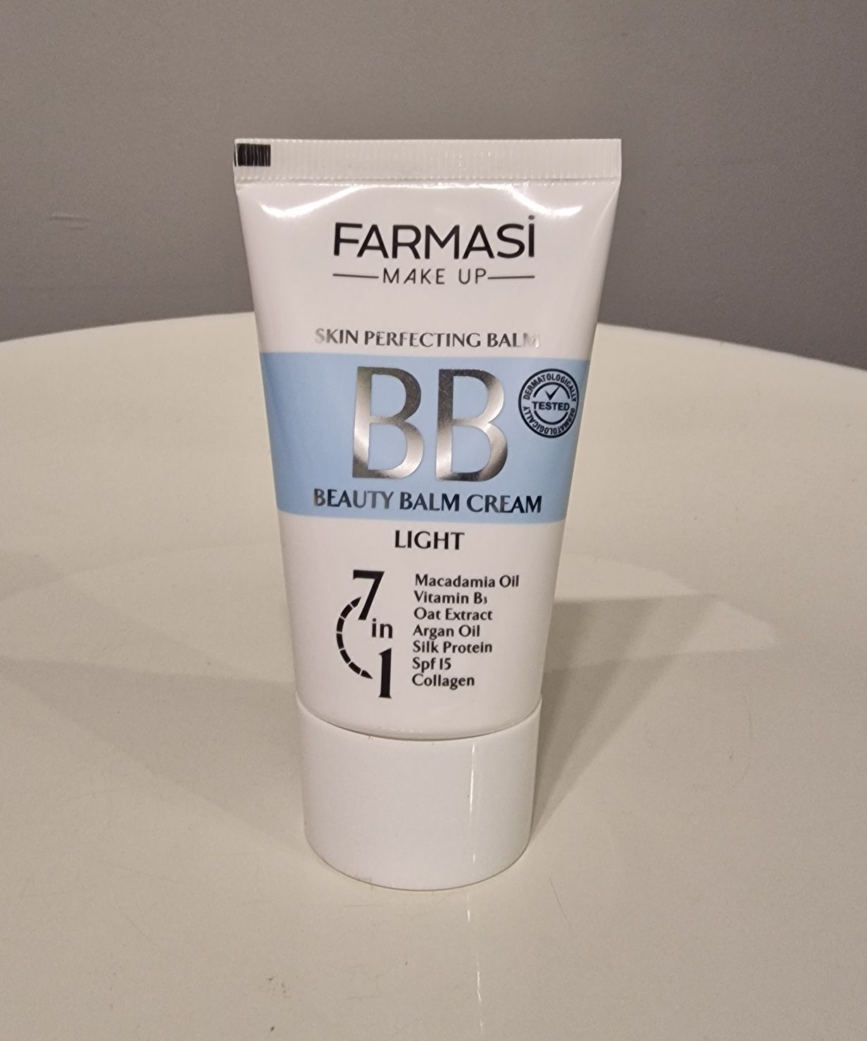 Krem BB Farmasi Lekki Podkład w Kremie 7w1 Light SPF15 50ml