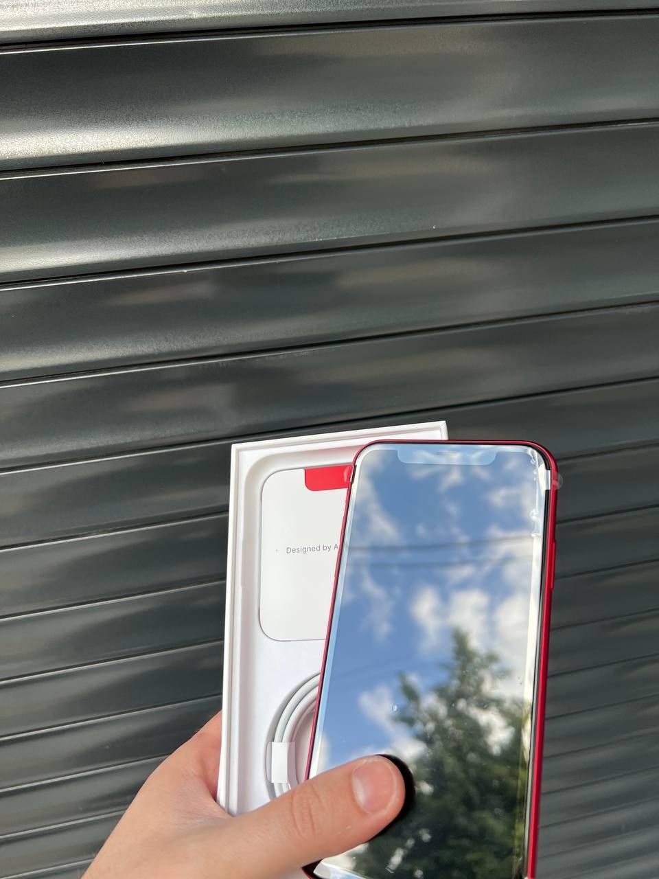Iphone 11 Red 64 gb r-sim (open)