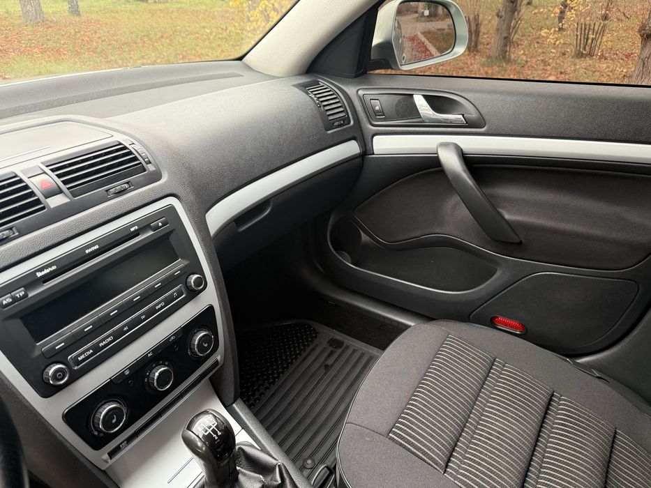 Продам шкода А5 рестайлинг 1.6 газ бензин