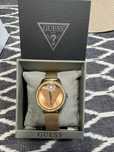 Piekny zegarek Guess