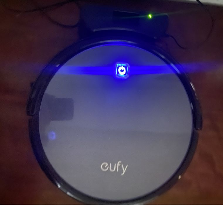 Пылесос робот  EUFY RoboVac 11
