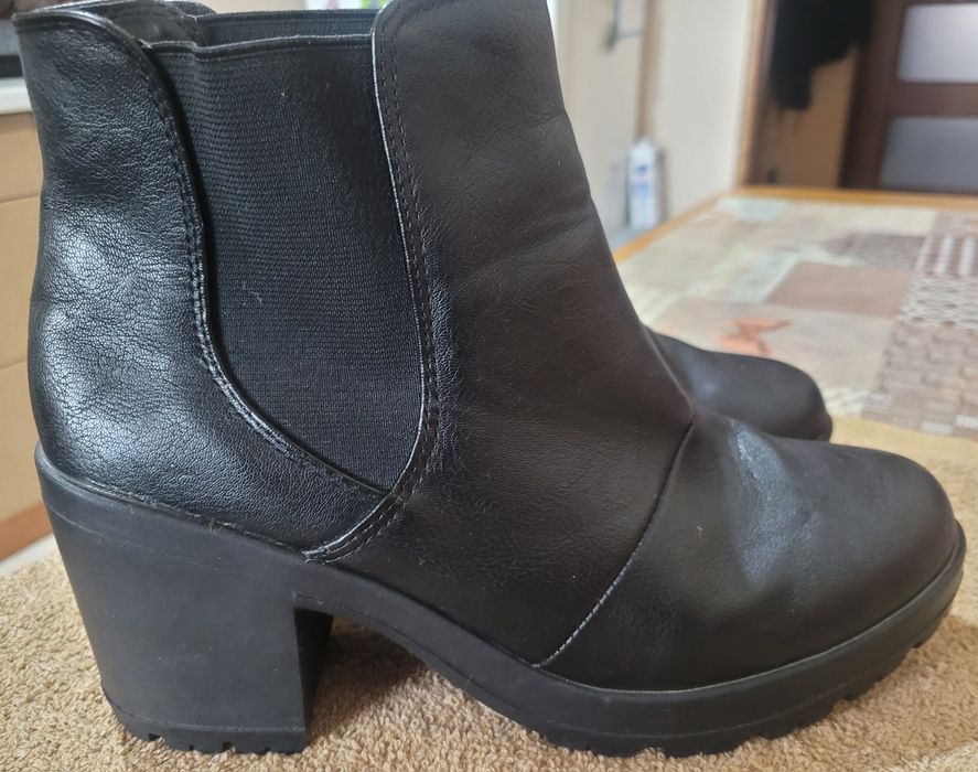 Buty czarne na słubku