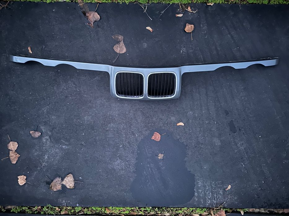 Птица и решетки фар BMW E34 дорестайл