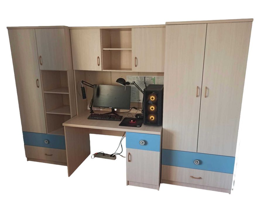 Meblościanka z biurkiem z dowozem na terenie Olsztyna i okolic