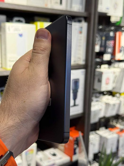 Samsung Galaxy S24 8/256Gb Black б\у, 6 міс використання, європа!
