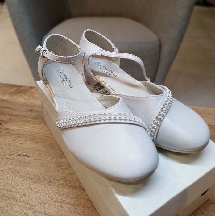 Białe buty halowe, komunijne roz 36