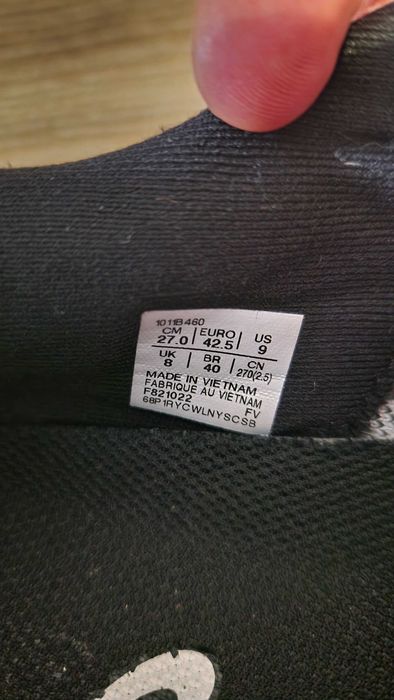 DYNABLAST ASICS 3 meskie, rozmiar 42.5, czarne, uzywane