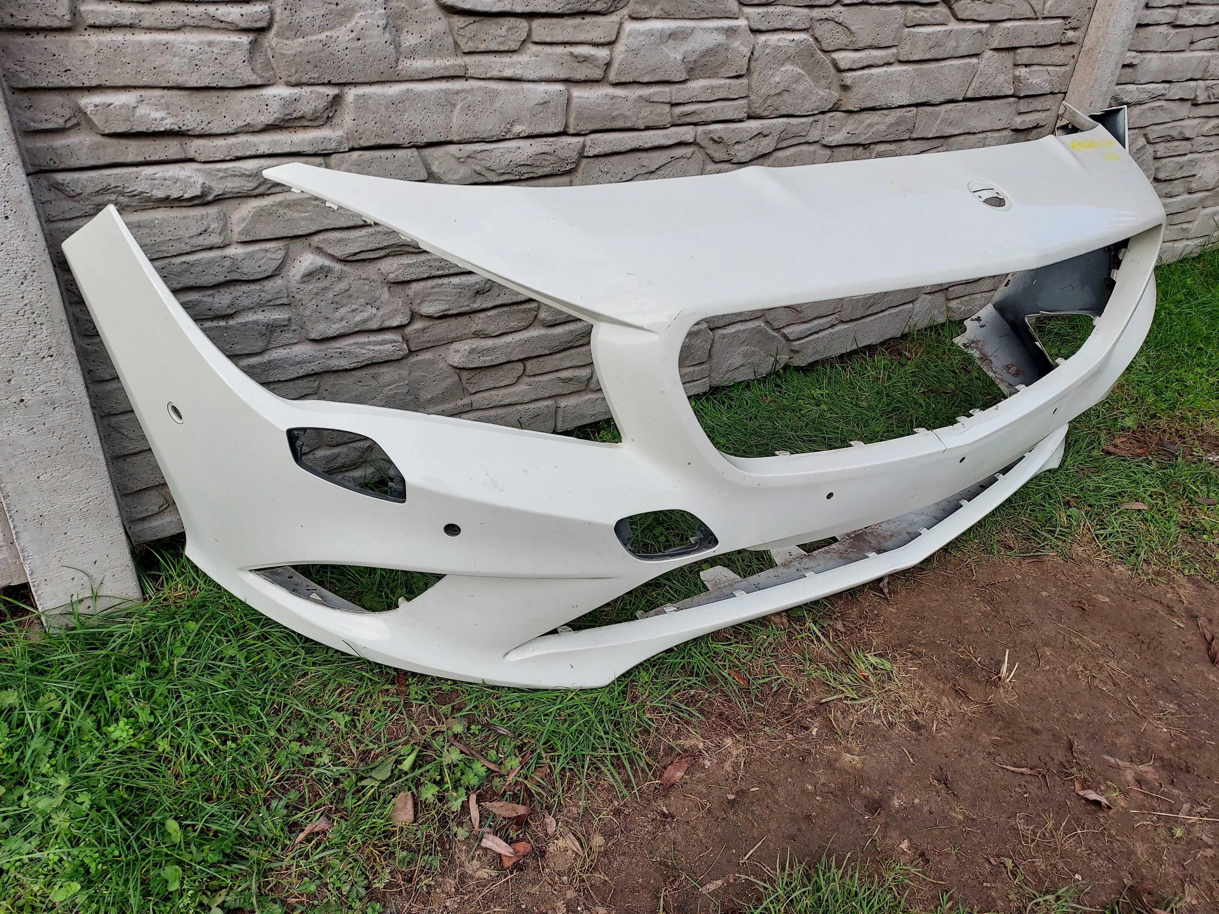 Zderzak przedni Mercedes CLA W117 bardzo ładny biały