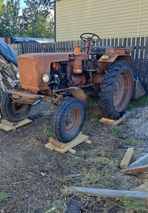 Продам трактор т 25 з причепом