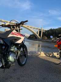 Yamaha WR125 escape arrow