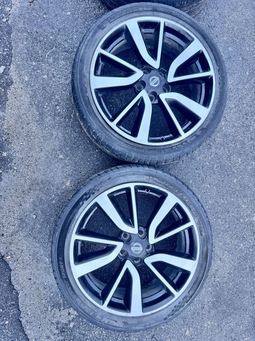 Продаю комплект оригінальних легкосплавних дисків R19 від Nissan