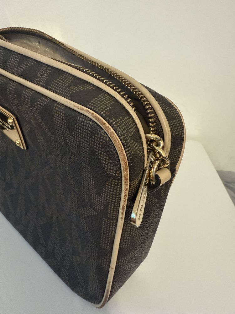 Torebka listonoszka Michael Kors Jet Set monogram