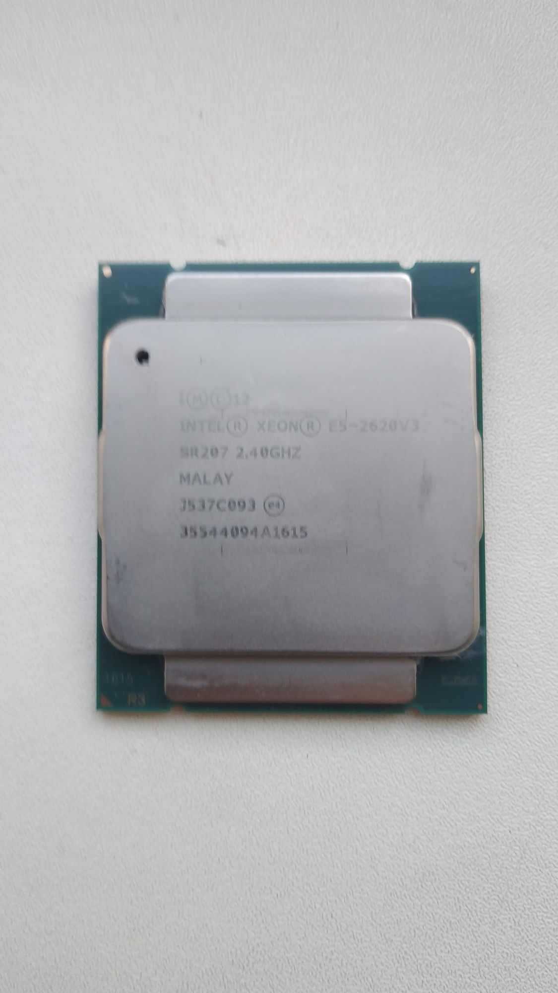 Процесор Xeon E5 2620 V3