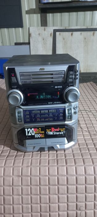 Музичний центр JVC MX-J 550R, в мережу вмикається, працезд. невідома