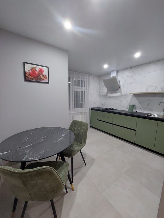 Подобова оренда VIP-КЛАСУ вул.Г.Євромайдану 9