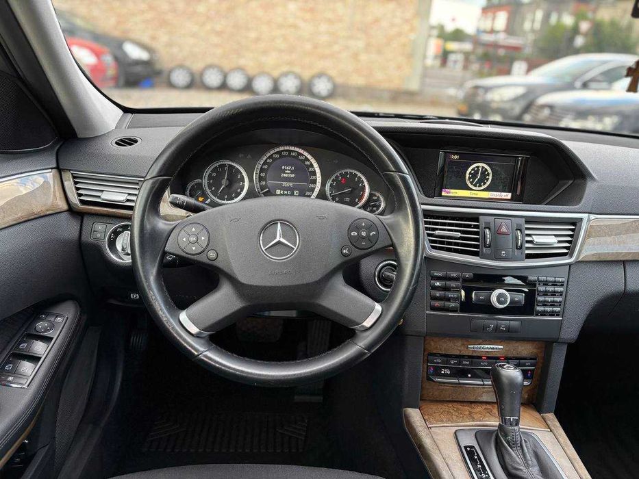 Mercedes-Benz E-Class 2010, 1.8 бензин, коробка передач автомат.