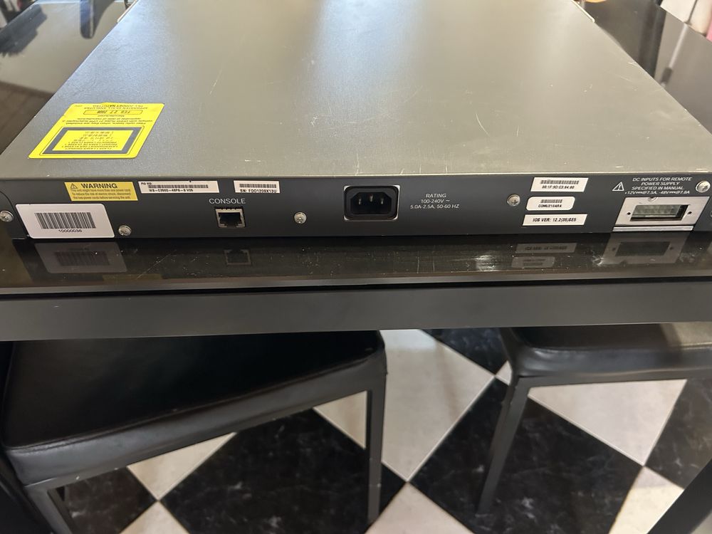 Switch cisco.  Ws-c3560-48PS-S