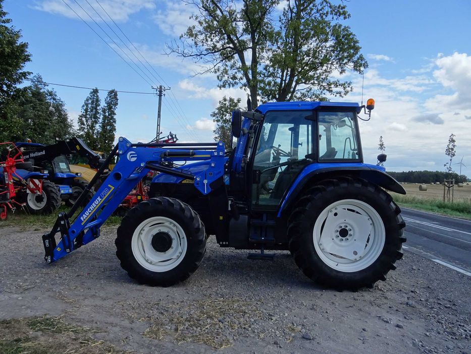 New Holland TS 115 z turem