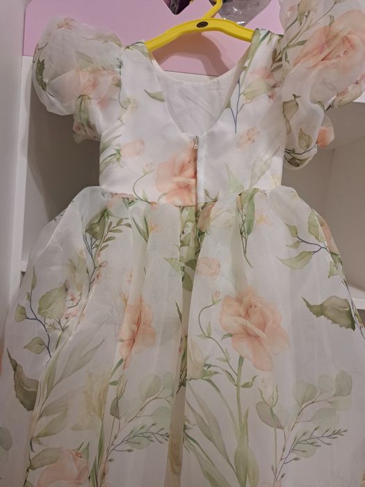 Ошатна пишна квіткова сукня для дівчинки 6 років