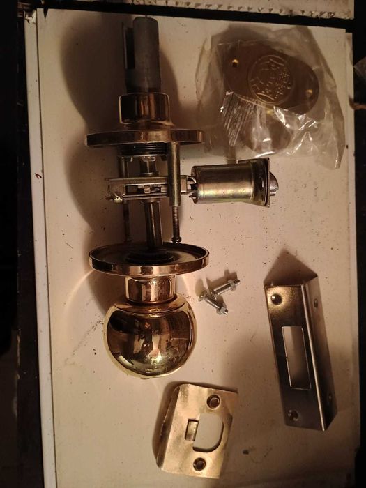 Замок-засувка BRUNO 607 (BS60/70мм.)