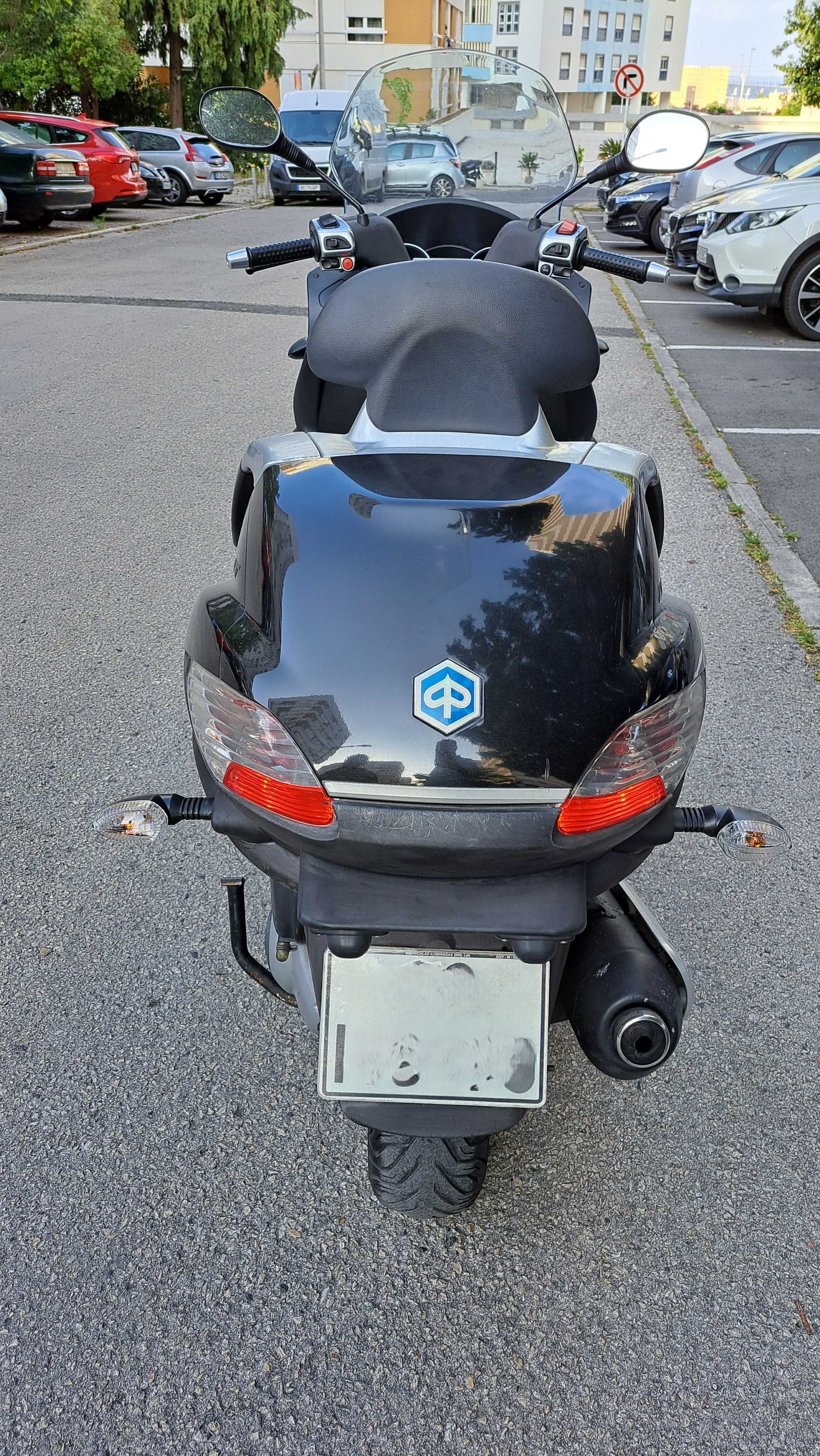 Piaggio MP3 250LT