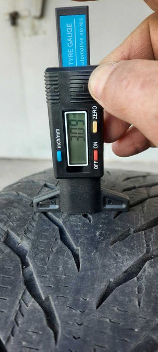 Nokian 215/60 R16 hakapelita