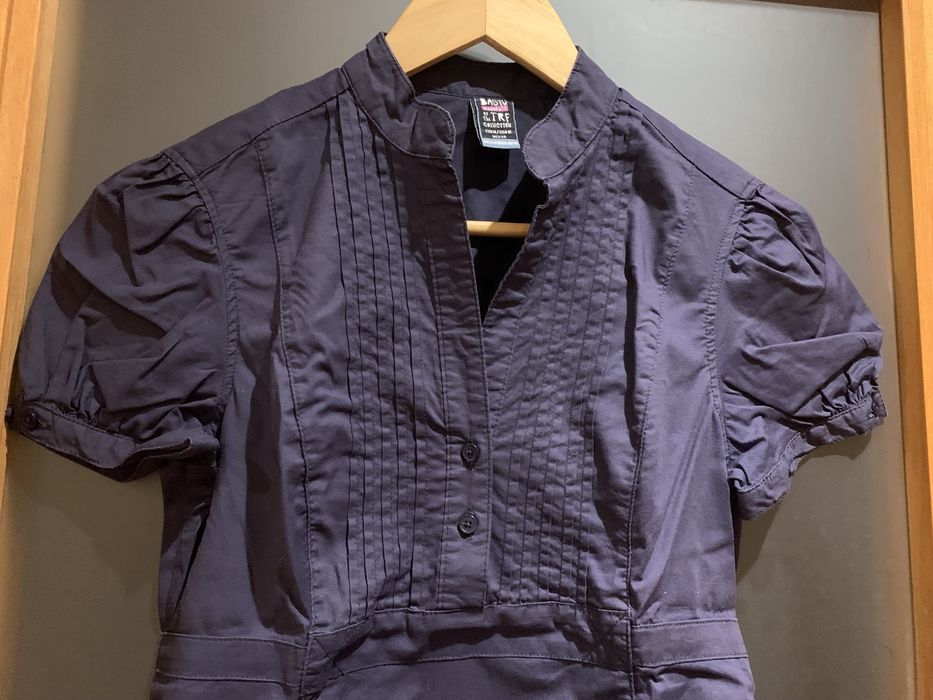 Blusa azul marinho justa