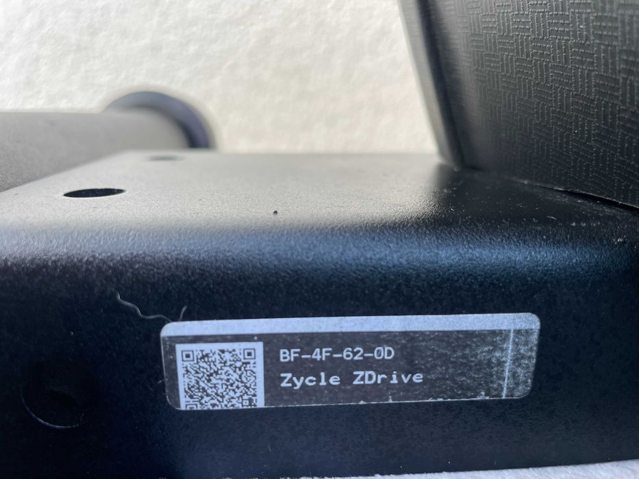 WYPRZEDAŻ z 3700 Trenażer rowerowy *ZYCLE Smart ZDrive* Roller Trainer