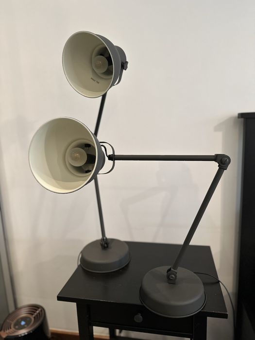 Lampki biurkowe z funkcją ładowania na usb ikea