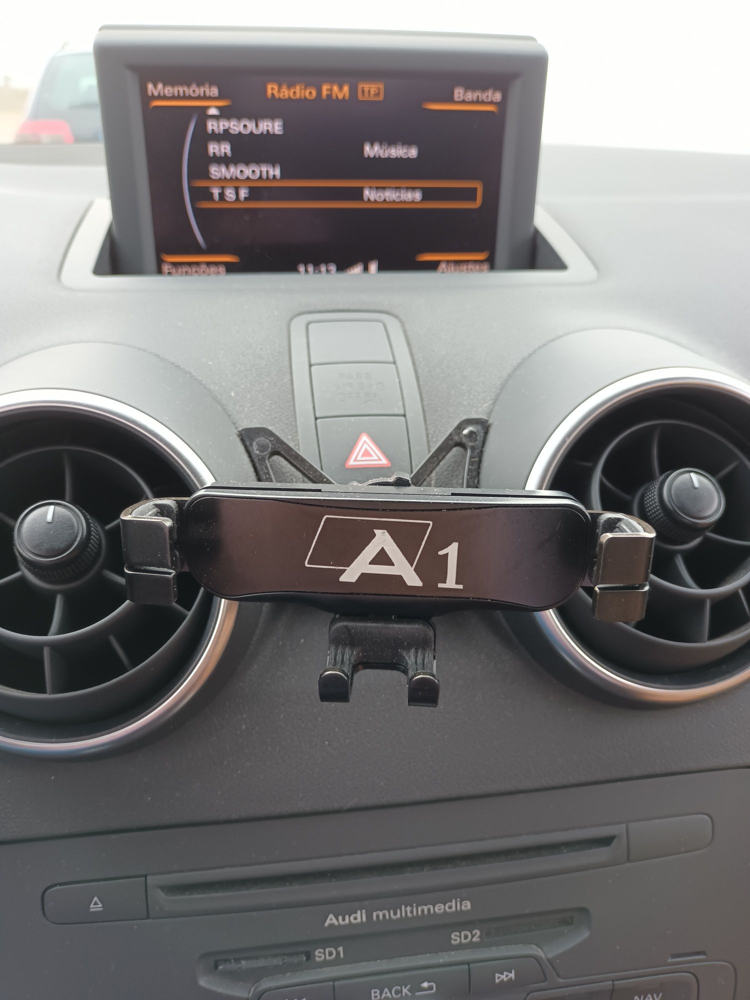 Suporte telemóvel Audi A1