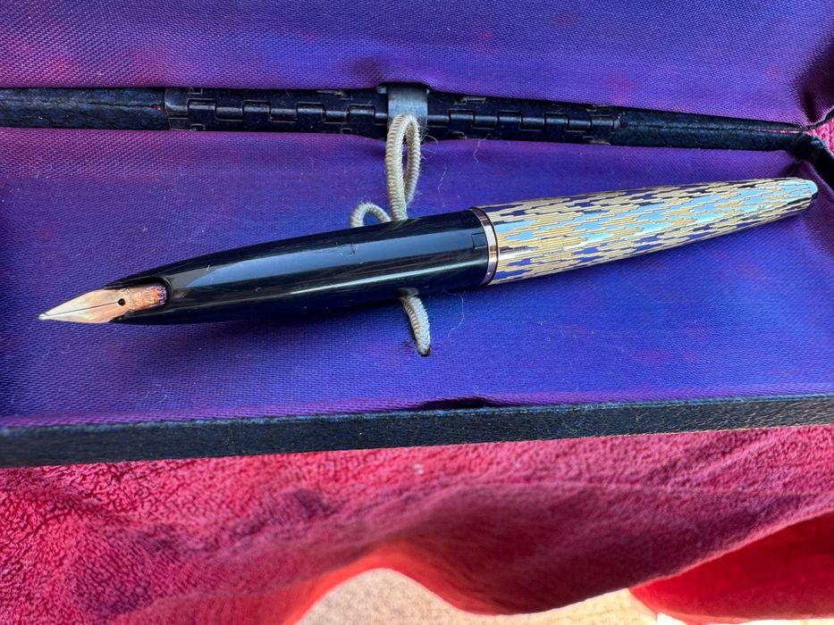 Caneta tinta permanente