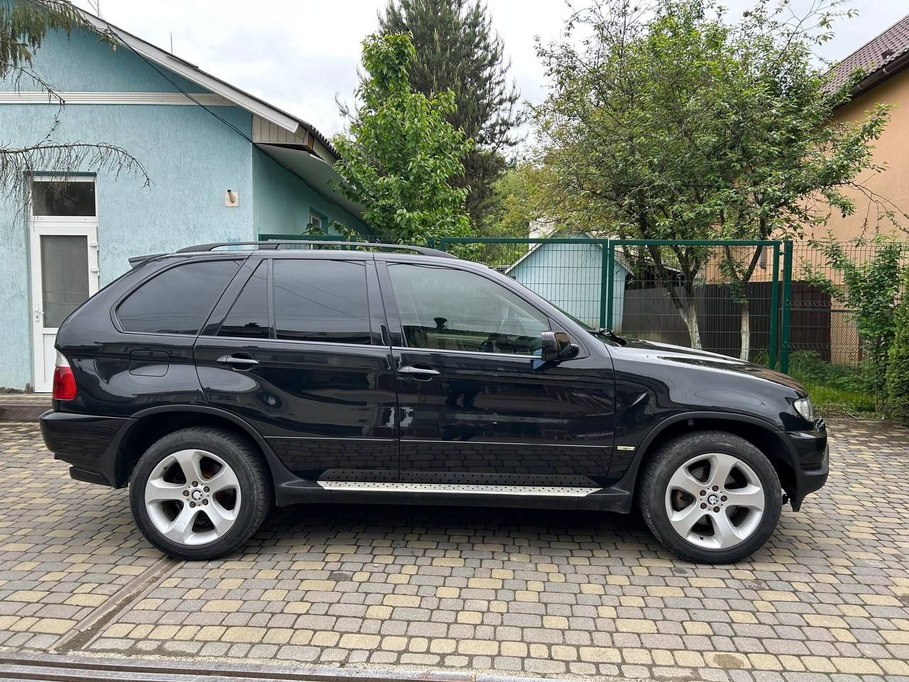 Продам BMW X5 в хорошому стані...