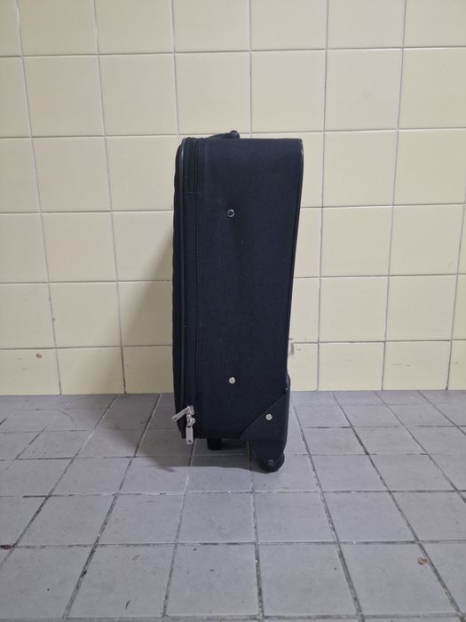 Mala Preta Pequena de Viagem