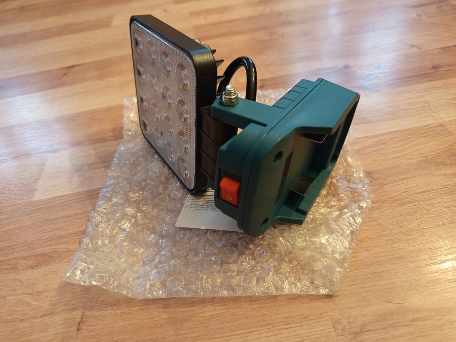 Halogen lampa robocza LED akumulatorowa