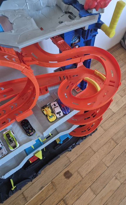 Оригінальний трек Hot wheels ultimate garage, 5000грн