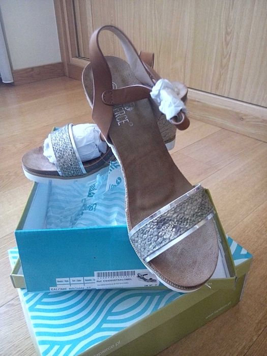 Sandálias novas de Verão a preço bombástico