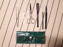Instrumentos de manicure? Ou médicos?