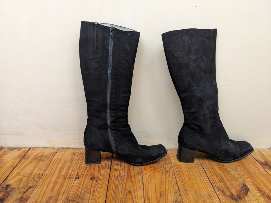 Брендовые сапоги женские р. 38  Привезены из Англии.