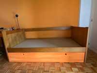 Cama 2 em 1 (madeira e laranja) com oferta de colchão