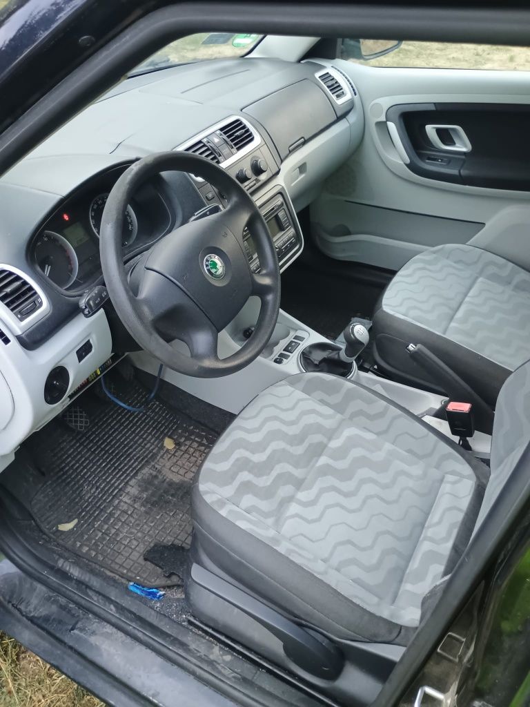 Fabia 2 alternator rozrusznik lampa blotnik 1.2 kolor 9910 - wszystko