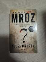 Książka Iluzjonista - Remigiusz Mróz ( wydanie kieszonkowe)