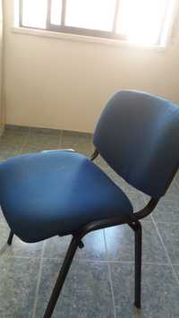 Cadeira estufada azul
