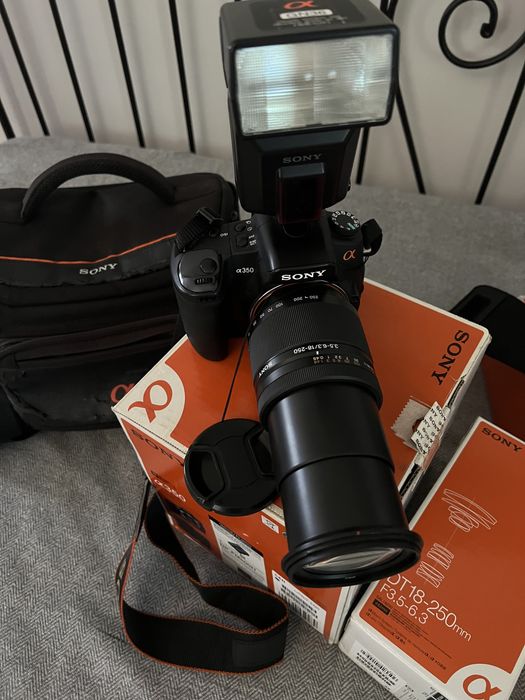 Máquina fotográfica DSRL Sony Alpha a350 Lente 18-250mm c/ extras