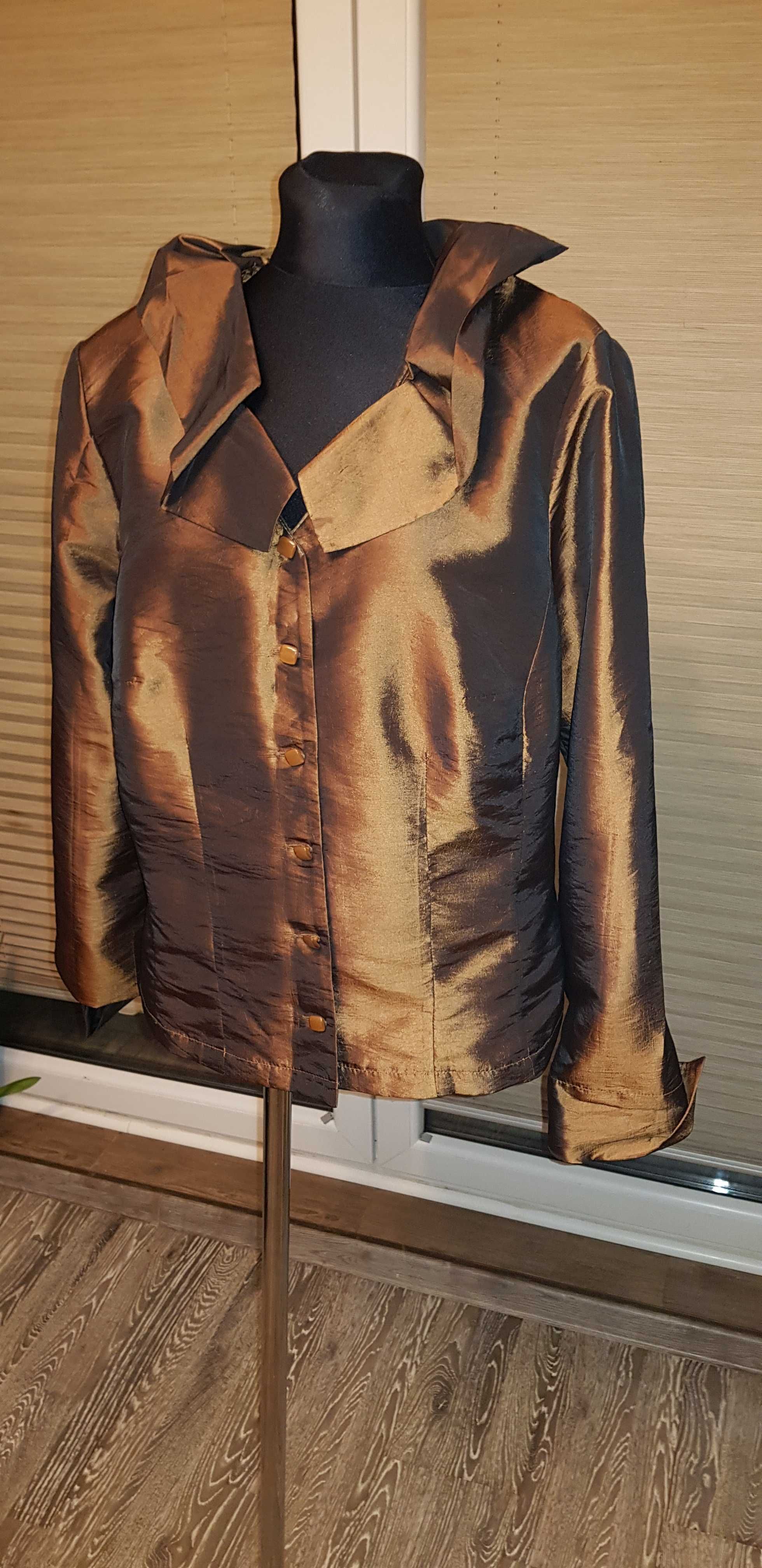 Spódnica prosta z eleganckimi dodatkami