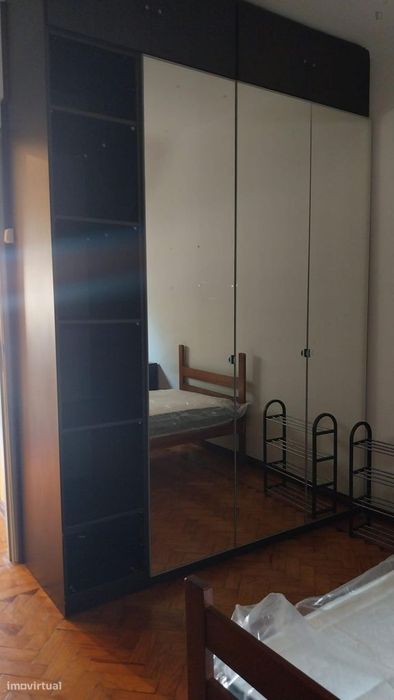 784731 - Quarto para Estudante 5 min de Lisboa...
