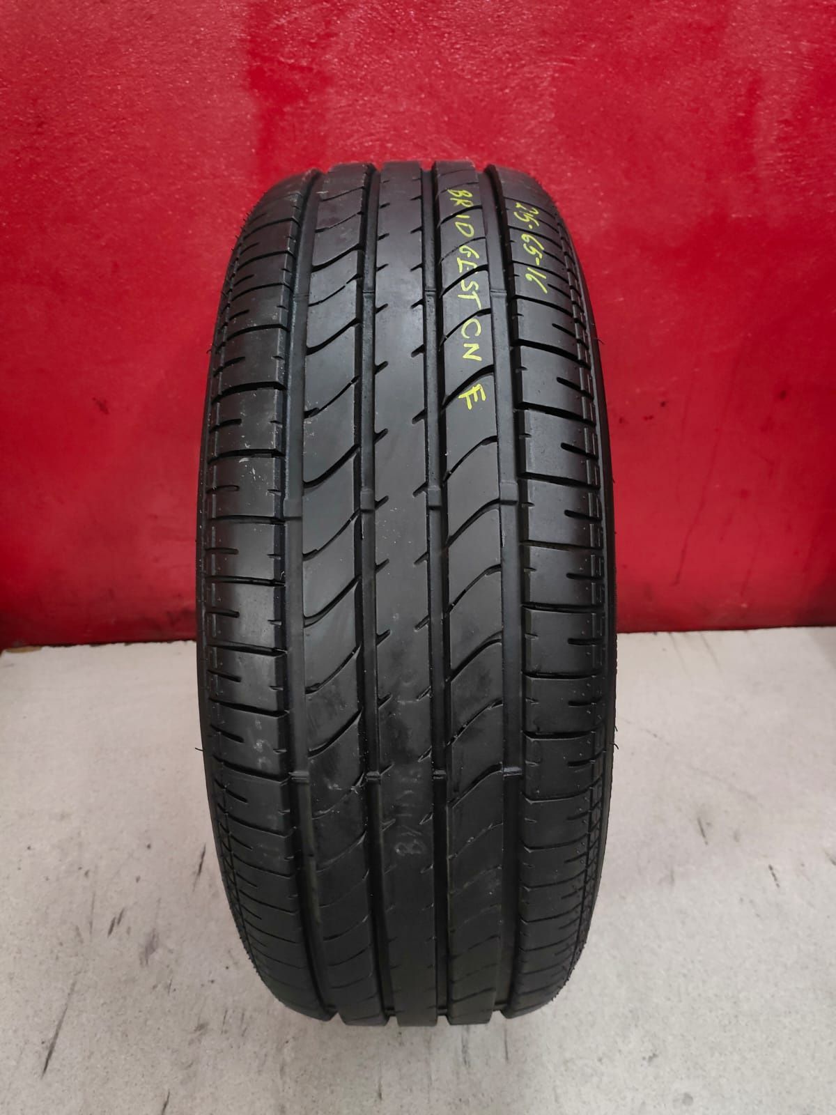 Opona 215/55/16 Bridgestone