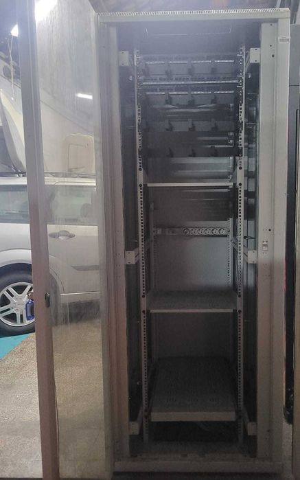 Armário / Bastidor RACK 800x800 c/ 2 prateleiras